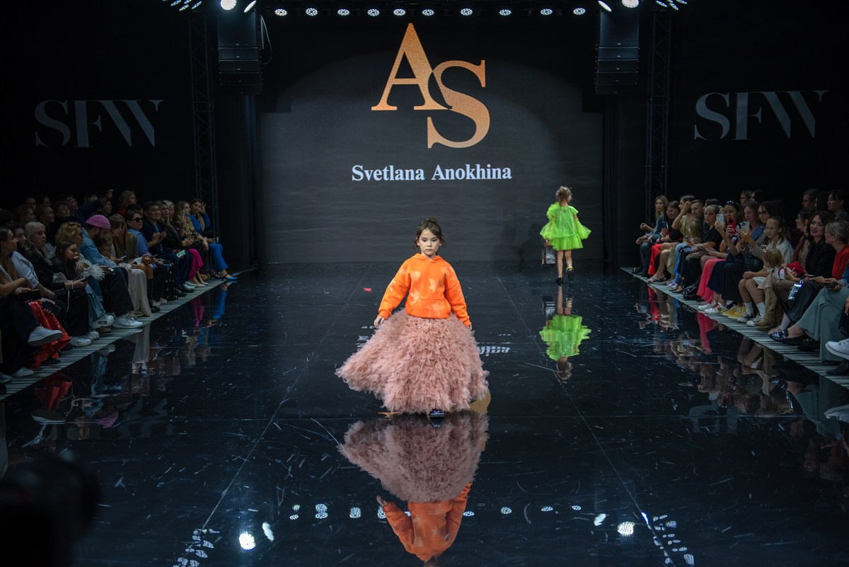SochiFashionWeek2024 дизайнер Анохина Светлана. Семейный и коммерческий фотограф в Сочи Александр Бодунов