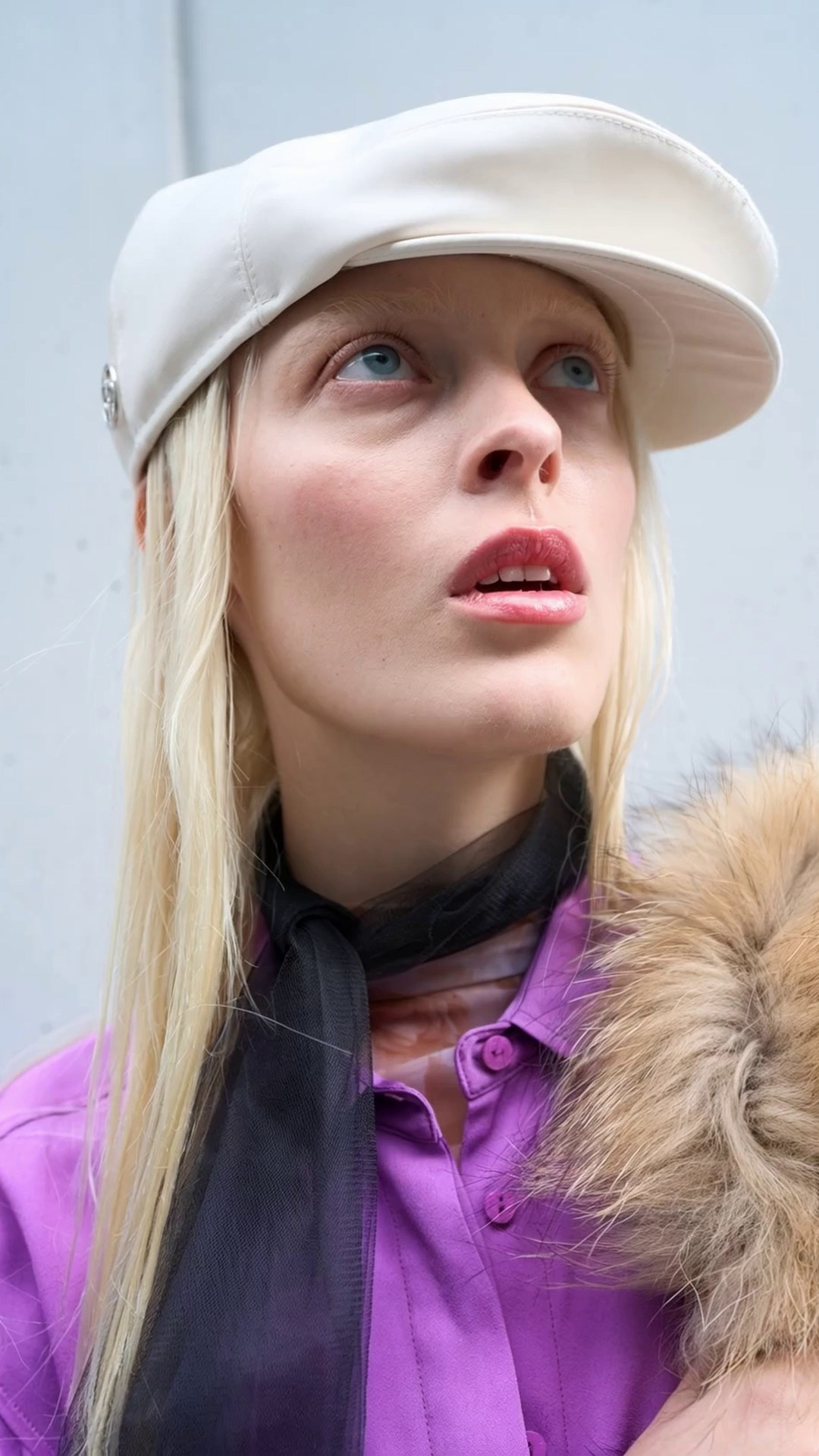 AI. Я Саша, креативный продюсер и арт-директор из Москвы. Придумываю, собираю и запускаю визуальные проекты