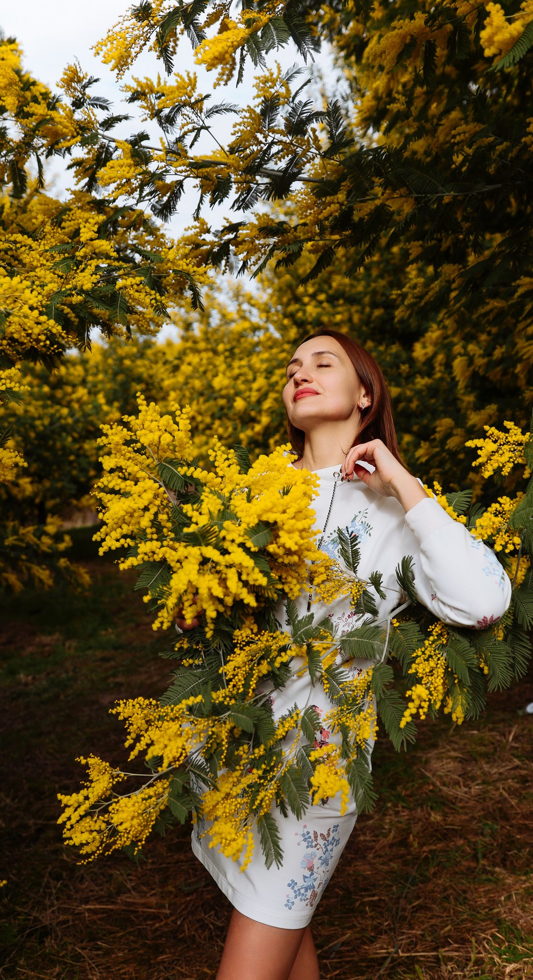Женский портрет на природе в Сочи. Профессиональный фотограф в Сочи Виктория Джой. Обучение