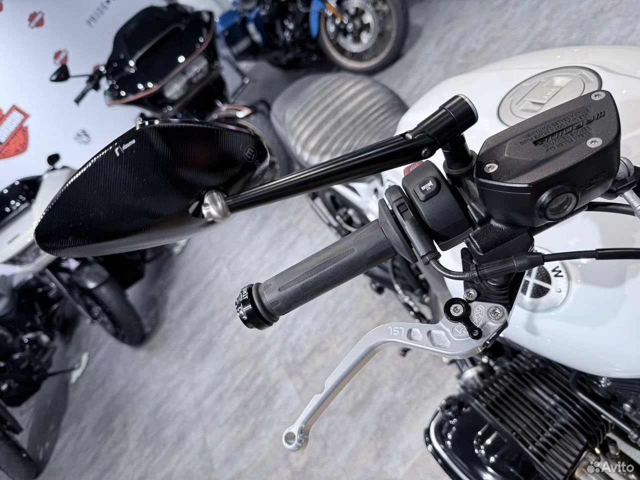 Купить BMW R9T (White Scrambler) — подробнее на сайте. Hello Davidson, Москва. Только хорошие мотоциклы…