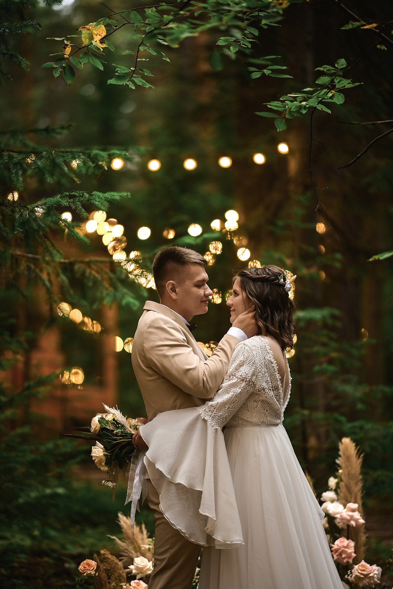 🌿 Влад и Влада — романтичная свадьба в лесу и на яхте | Камерная церемония в Красноярске. 📸 Свадебный и семейный фотограф в Красноярске Тихомиров Евгений | 17 лет опыта | 800+ свадеб