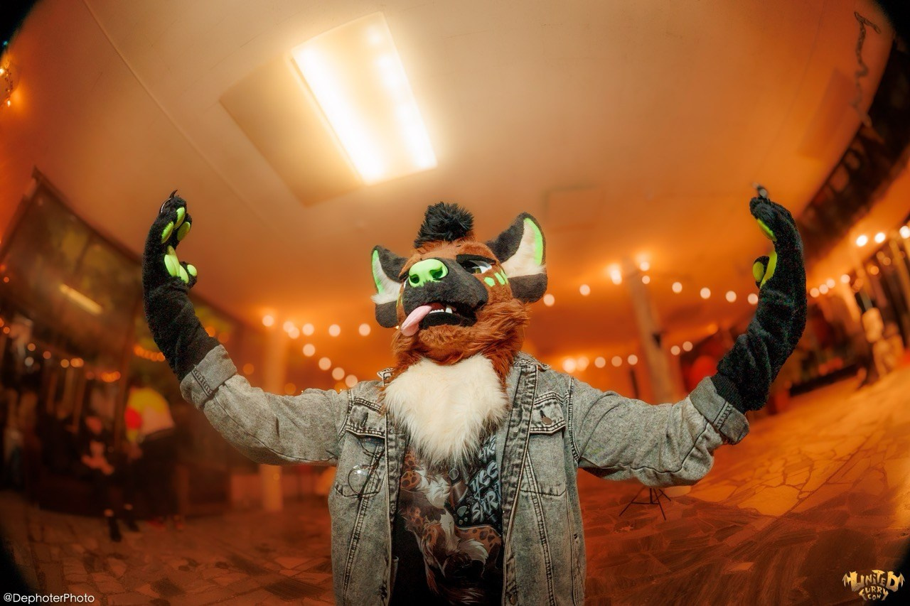 United Furry Convention 2026. Различные мероприятия и просто фотографии людей