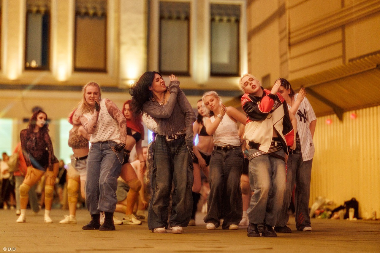 Cover dance in public'. Различные мероприятия и просто фотографии людей