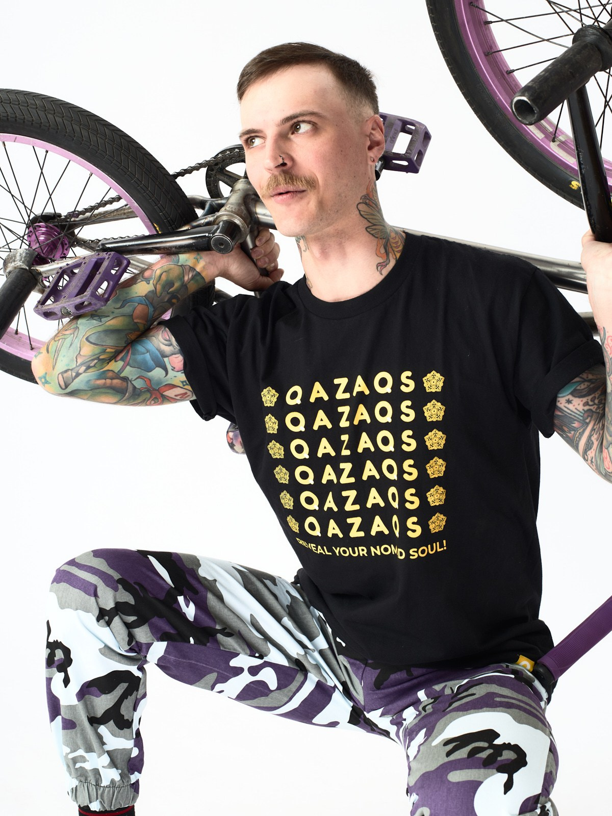 Одежда. Предметная фотосъемка в Алматы. Предметный фотограф для маркетплейстов Артур Ахмадиев