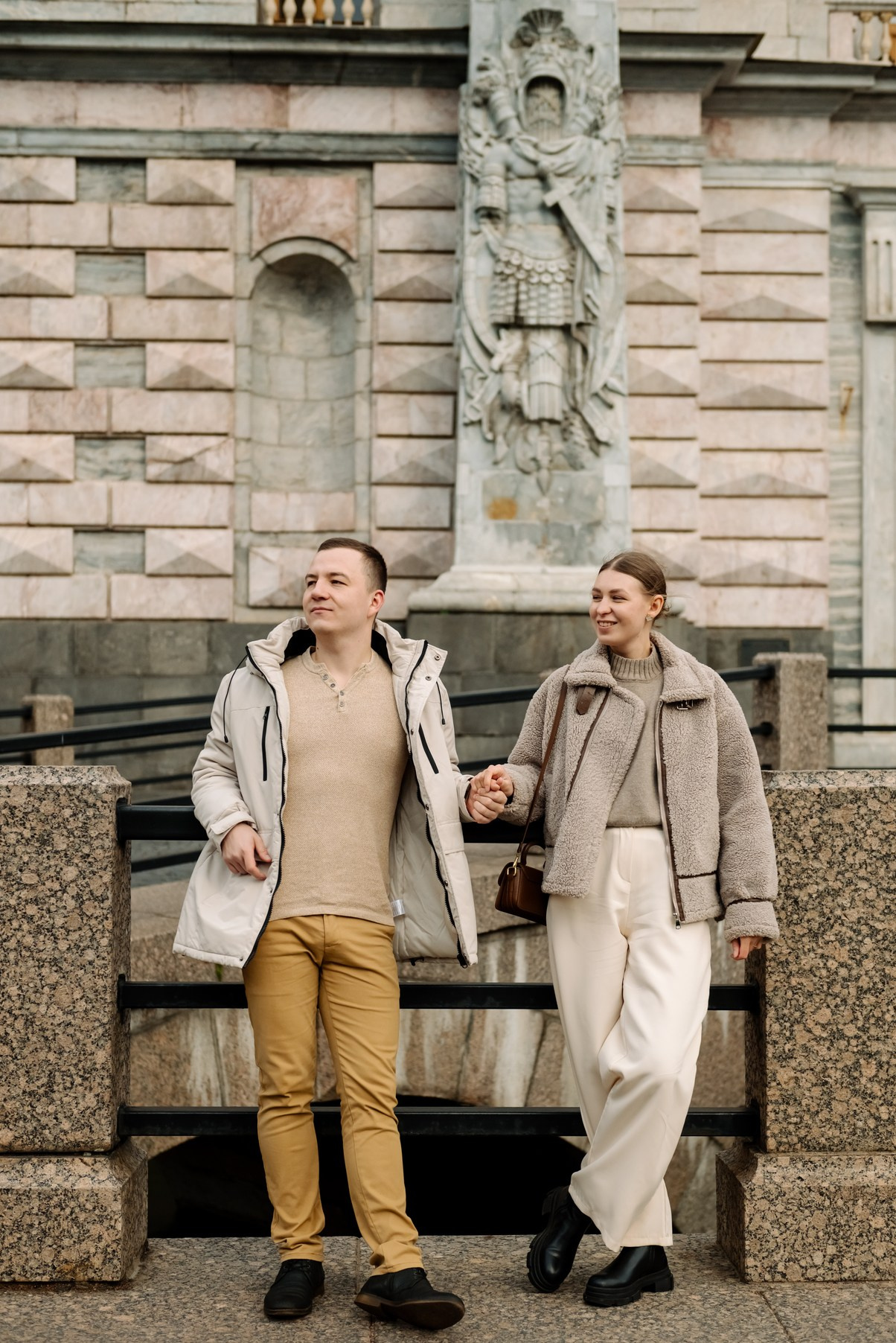 Осенняя фотосессия с парнем в Питере в центре города. Свадебный и сеейный фотограф в Санкт-Петербурге Елена Худякова