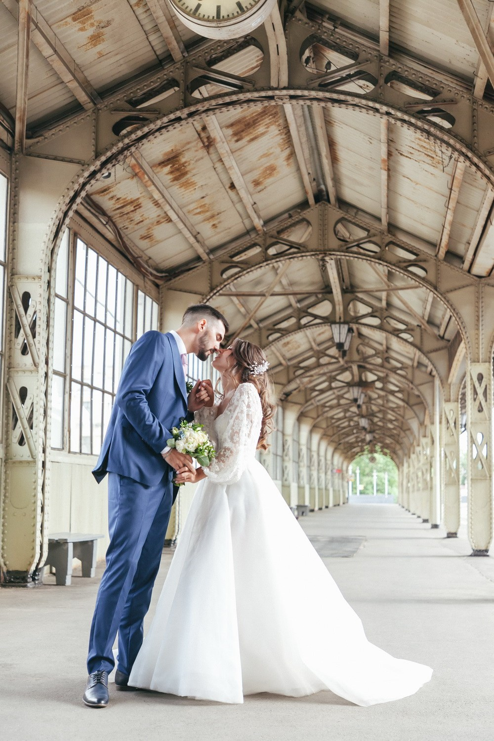 Свадебная фотопрогулка по СПб. Фотограф крещение венчание в Петербурге! Помогает подобрать храм и посоветовал душевного батюшку в СПб