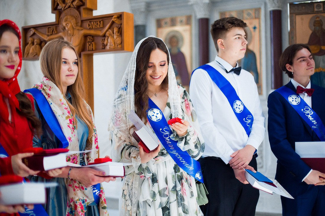 Выпускной в гимназии «Василиада». Репортажный фотограф Борис Геер