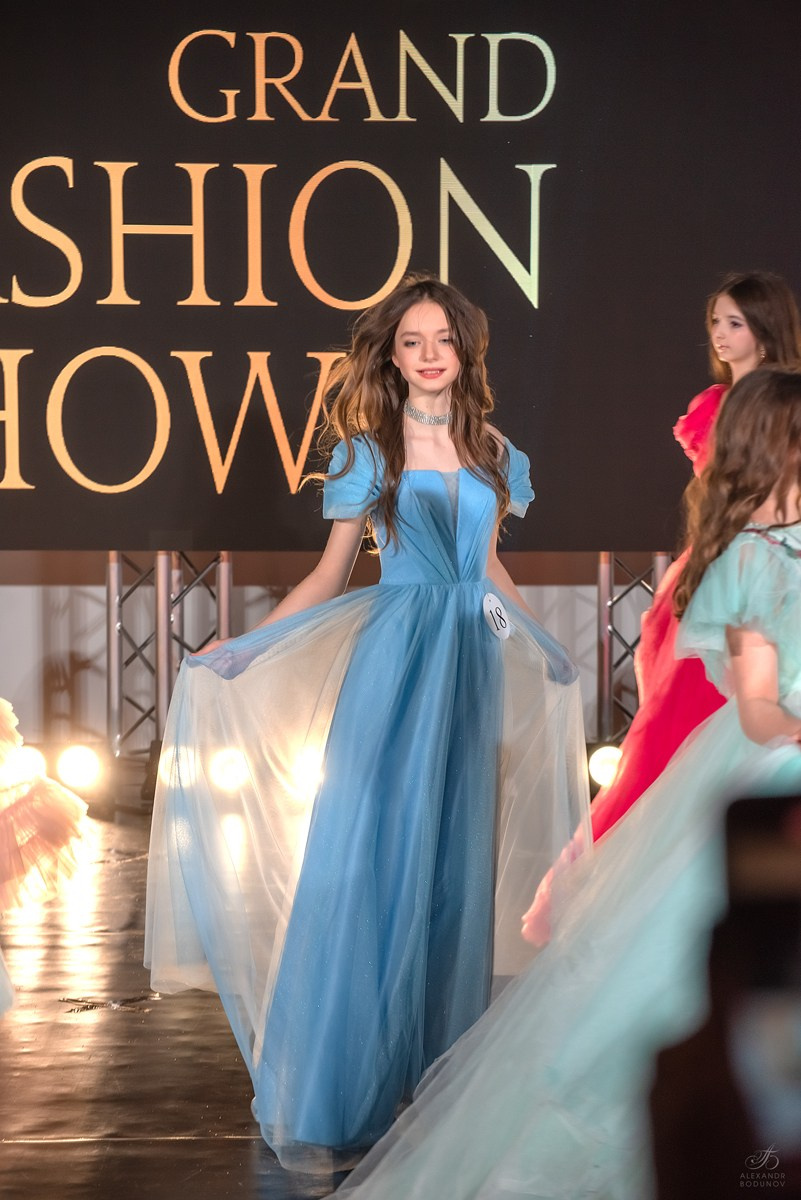 GrandFashionShow2024. Семейный и коммерческий фотограф в Сочи Александр Бодунов