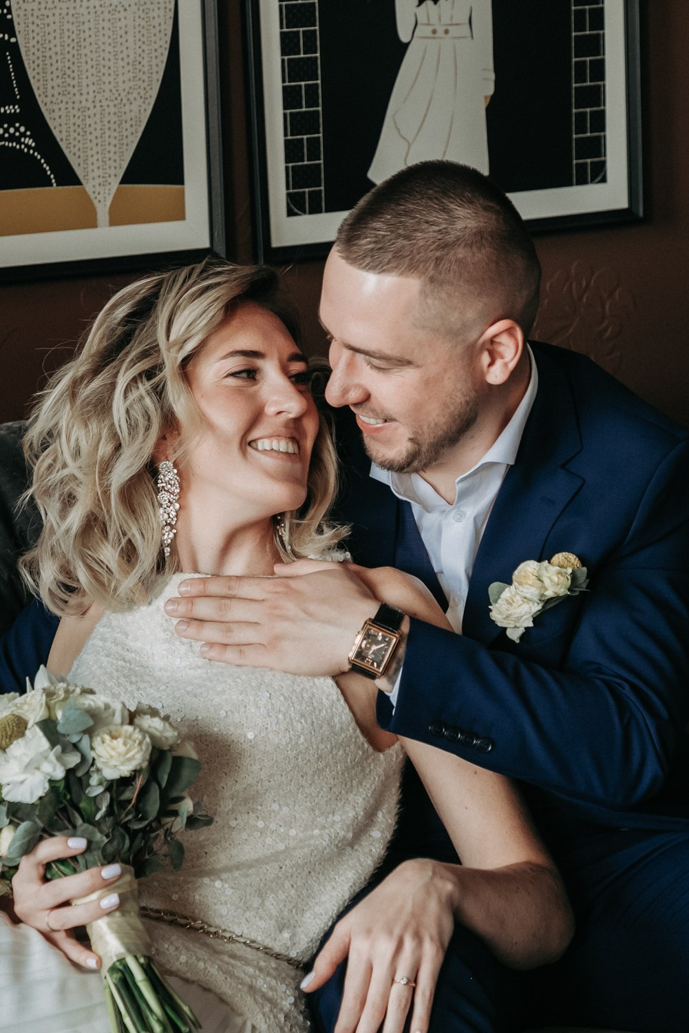 свадебное платье в спб, найти свадебный салон, букет для невесты, хороший ведущий на свадьбу, костюм для жениха, платье для невесты,  подшить свадебное платье, ателье свадебное, фотограф на свадьбу, выпуск, праздник, венчание