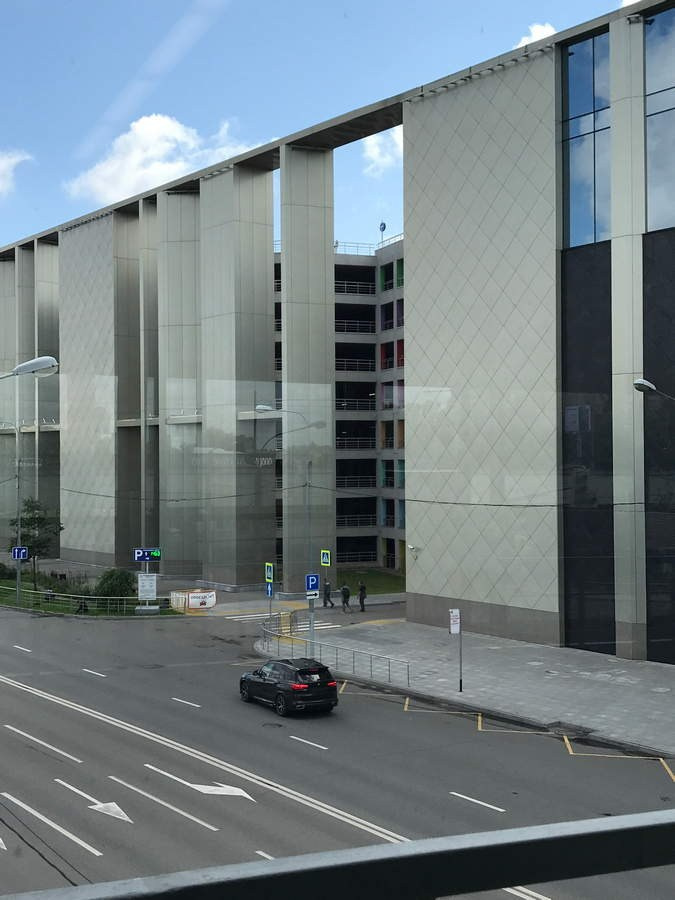 Фотосъёмка на московском паркинге — стритстайл среди городских конструкций