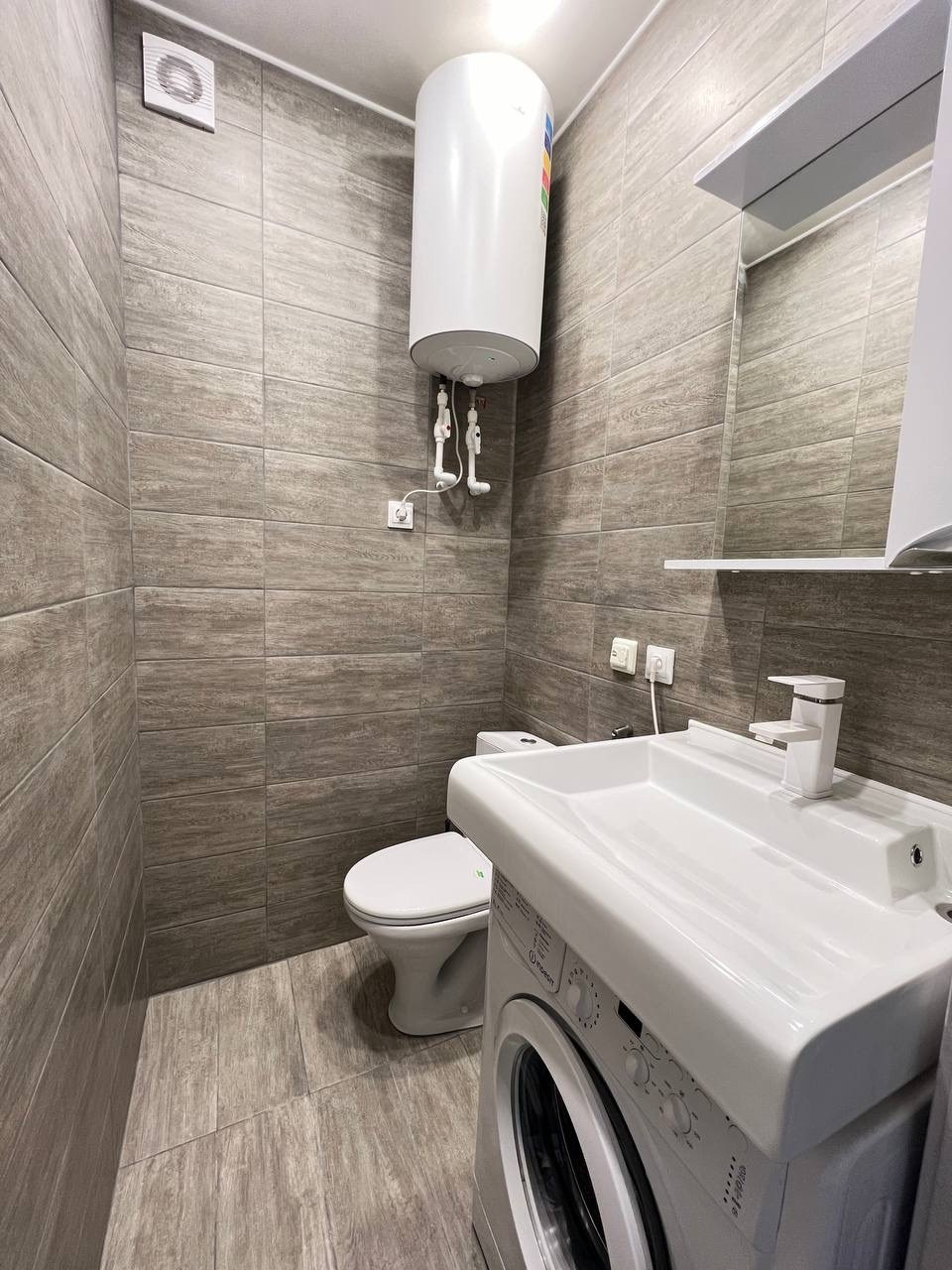 Классная двухуровневая квартира с потрясающим видом на город, со своей парковкой. Квартиры посуточно, длительно в Сочи, LARA APART GROUP