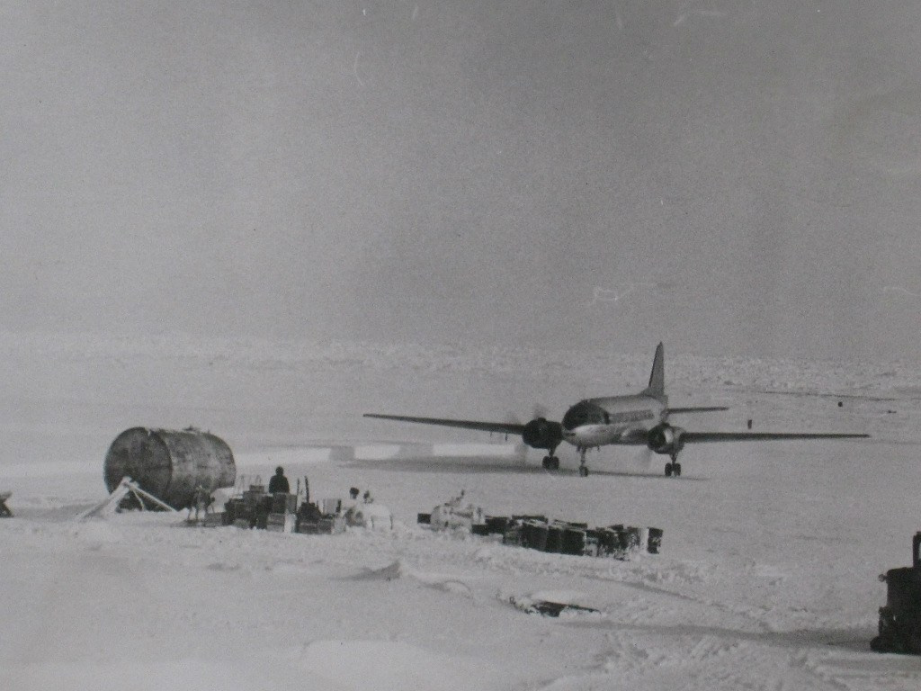 Исторические фотографии. Фотоальбом показывающий увлекательный мир авиации и мир медведей Андрея Иванова