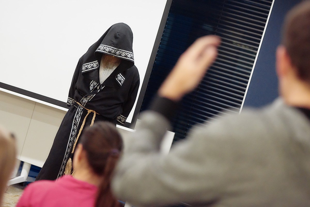 Нейромонах Феофан в Avito. Репортажный фотограф в Москве Вадим Францев