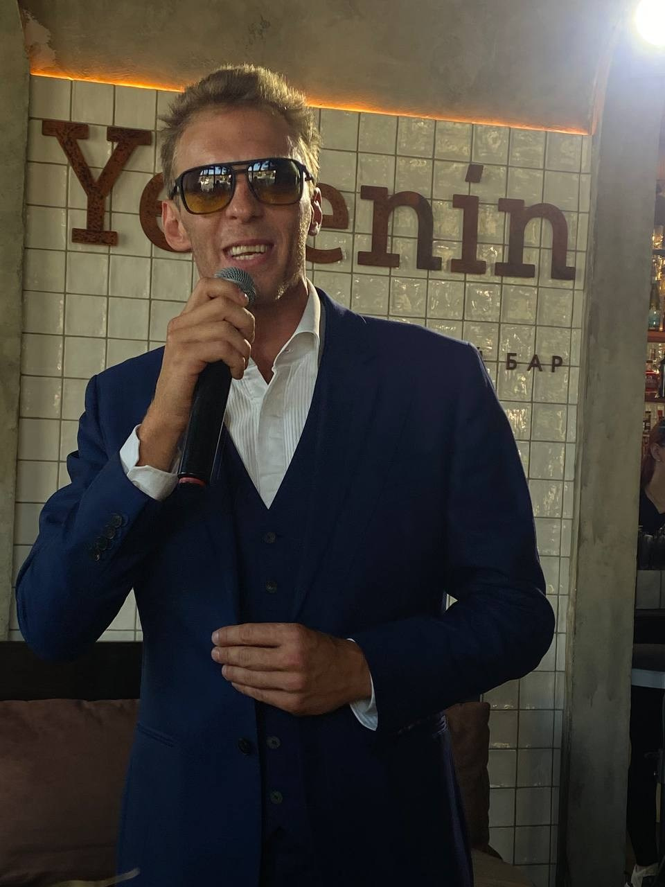 Фотографии со свадеб, свадебные фото от ведущего. Ведущий праздников в России живу в Москве Карпенко Александр