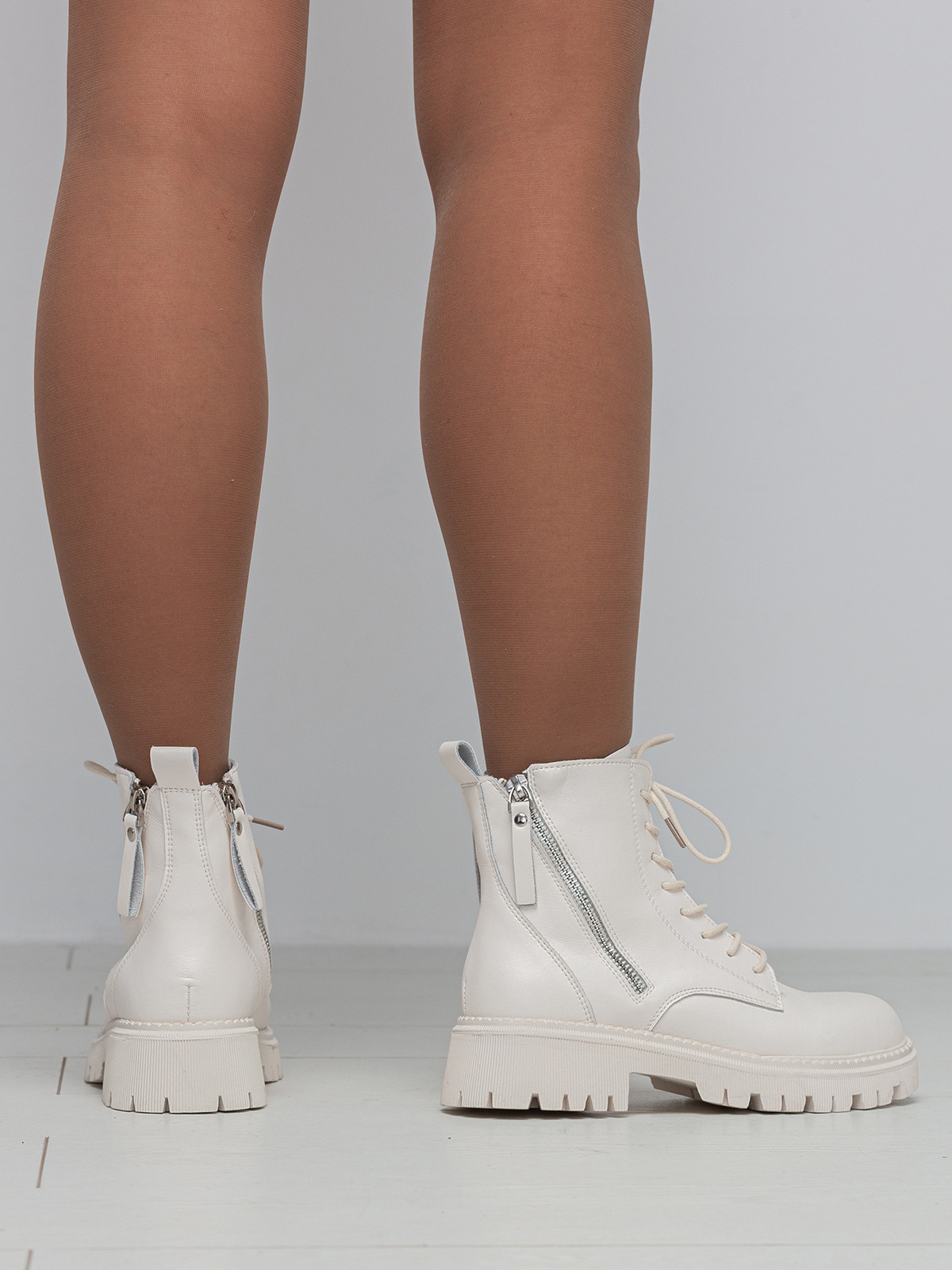 Обувь на модели. Сборные фотосъёмки в Москве. фотосессии одежды.фотограф