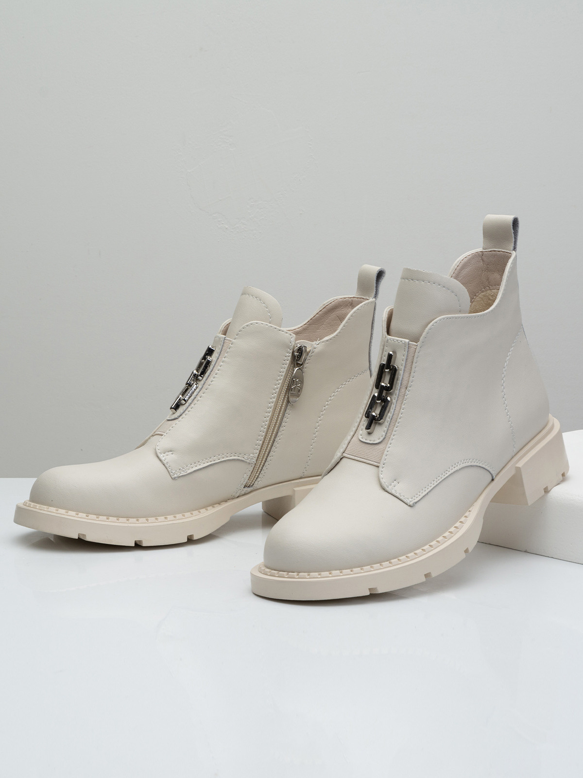 Фотосессия обуви для Валдберриз. Сборные фотосъёмки в Москве. фотосессии одежды.фотограф