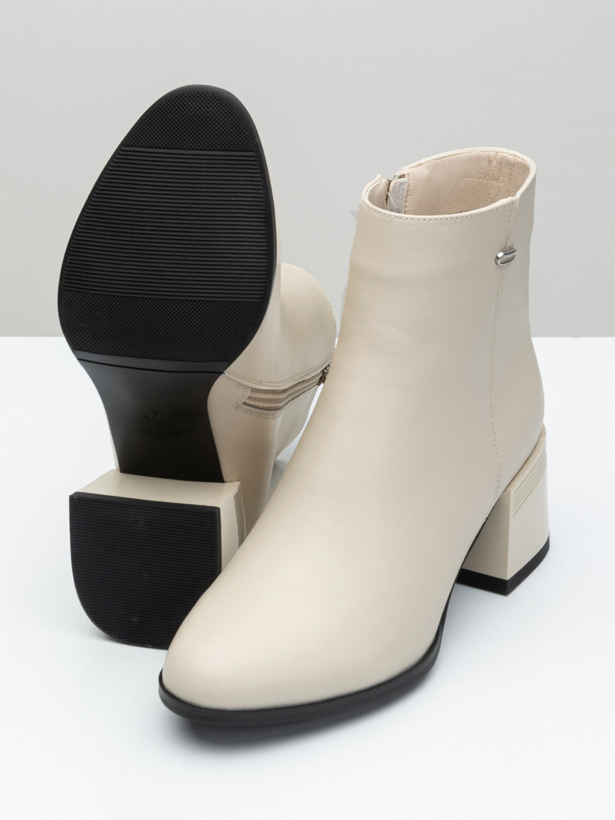 Фотосессия обуви для Валдберриз. Сборные фотосъёмки в Москве. фотосессии одежды.фотограф