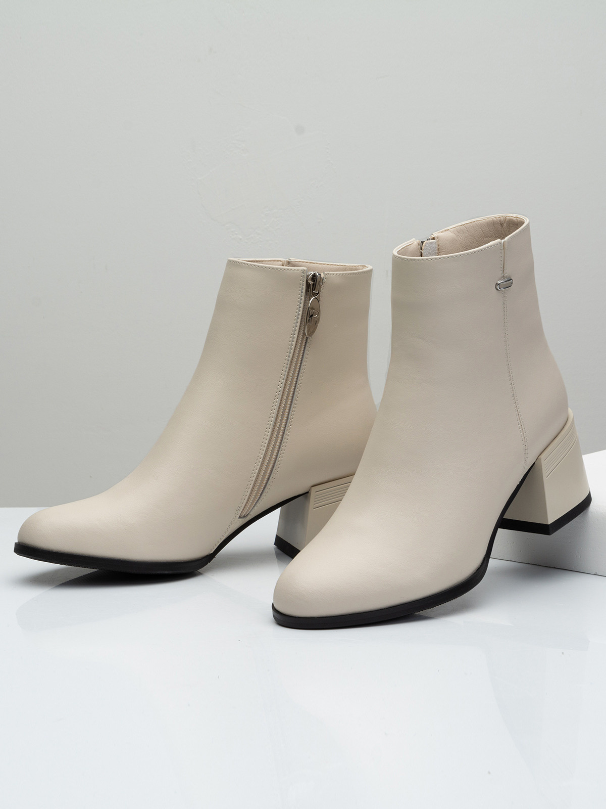 Фотосессия обуви для Валдберриз. Сборные фотосъёмки в Москве. фотосессии одежды.фотограф