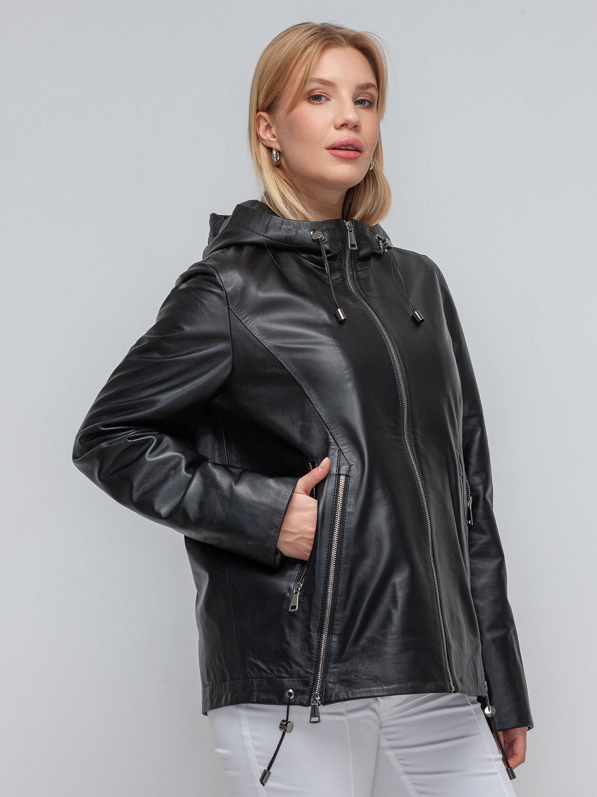 Фотосъемка женских курток. Сборные фотосъёмки в Москве. фотосессии одежды.фотограф