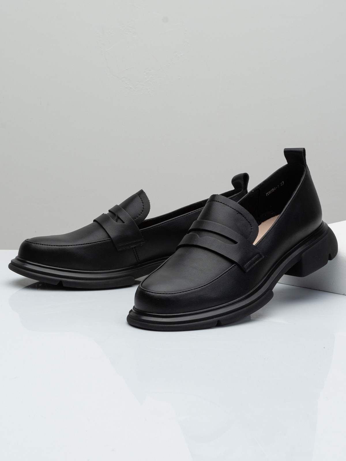 Фотосессия обуви для Валдберриз. Сборные фотосъёмки в Москве. фотосессии одежды.фотограф