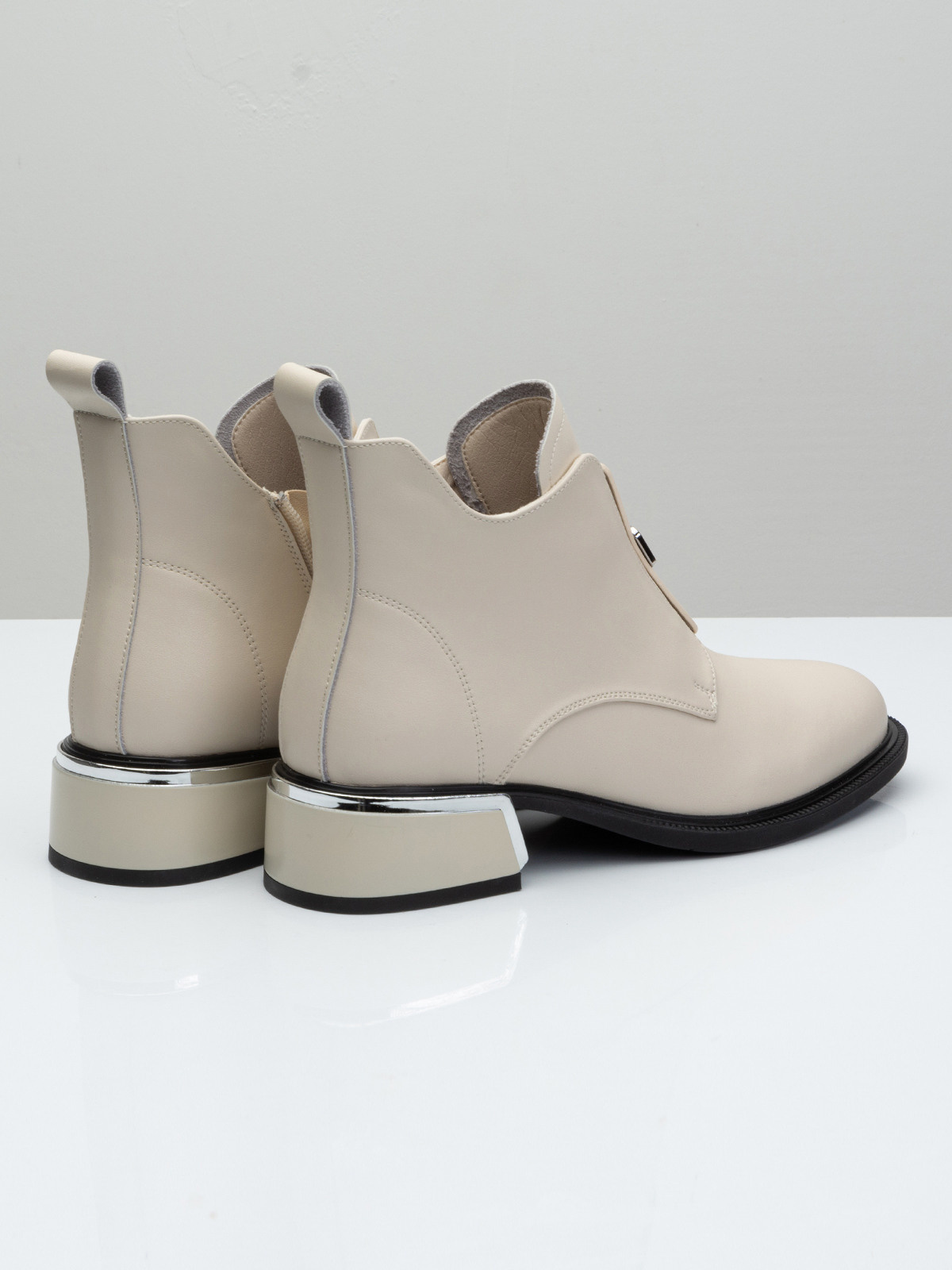 Фотосессия обуви для Валдберриз. Сборные фотосъёмки в Москве. фотосессии одежды.фотограф