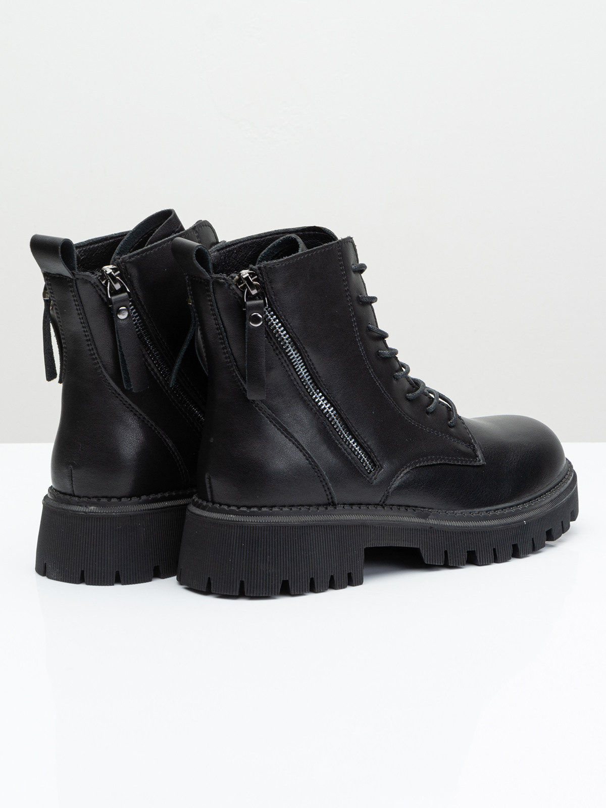 Фотосессия обуви для Валдберриз. Сборные фотосъёмки в Москве. фотосессии одежды.фотограф