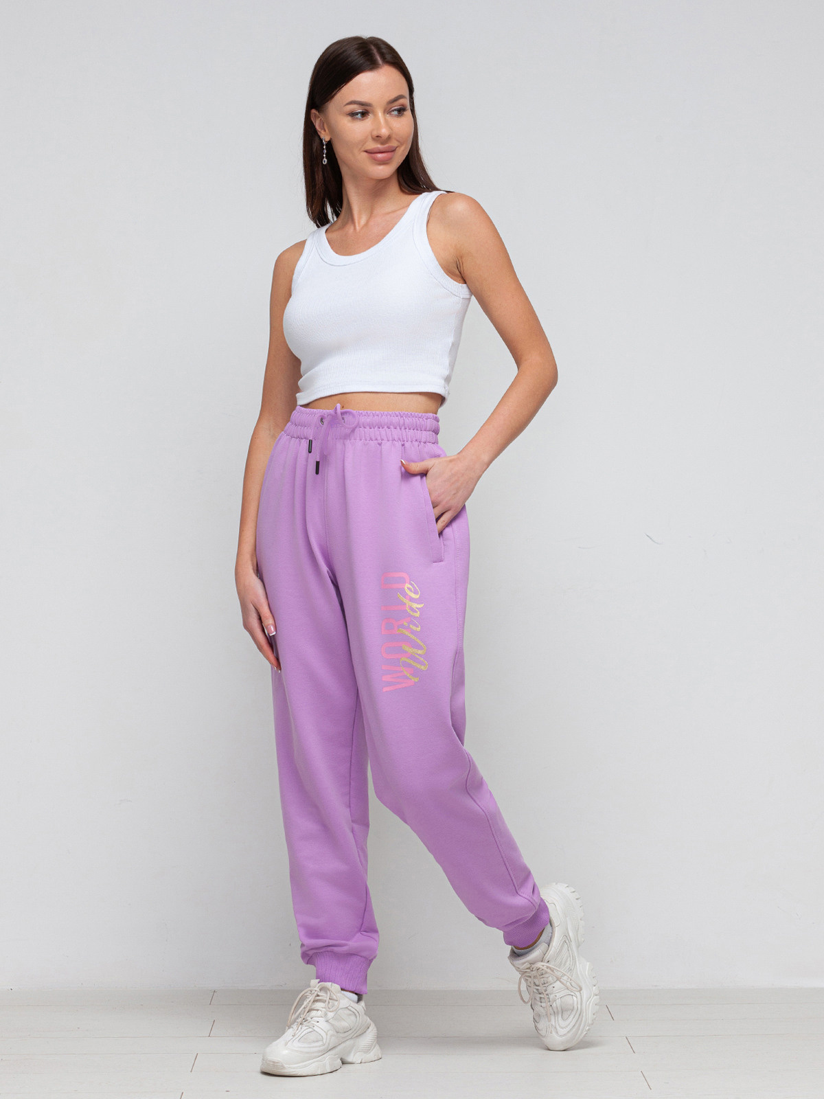 Фотосьемка для валдберриз спортивных брюк. Сборные фотосъёмки в Москве. фотосессии одежды.фотограф