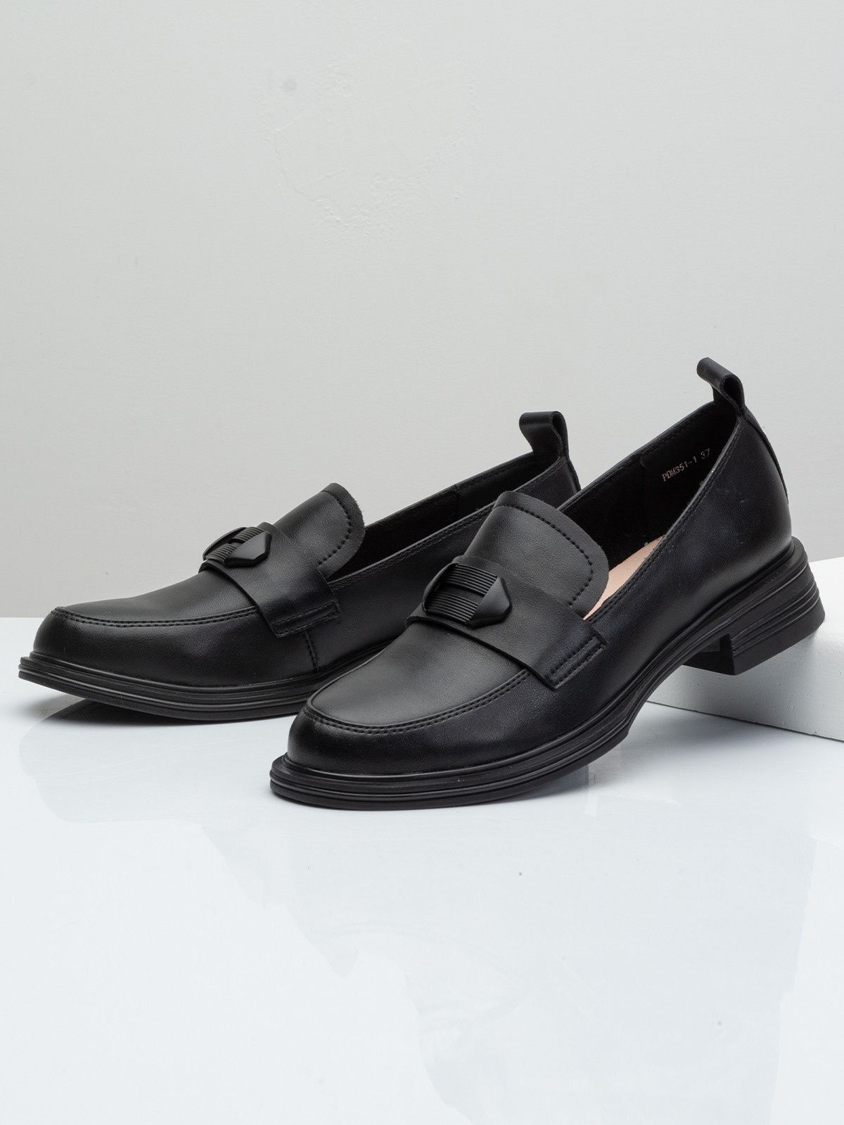 Фотосессия обуви для Валдберриз. Сборные фотосъёмки в Москве. фотосессии одежды.фотограф