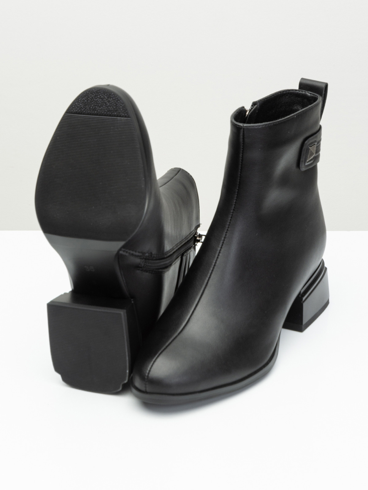 Фотосессия обуви для Валдберриз. Сборные фотосъёмки в Москве. фотосессии одежды.фотограф