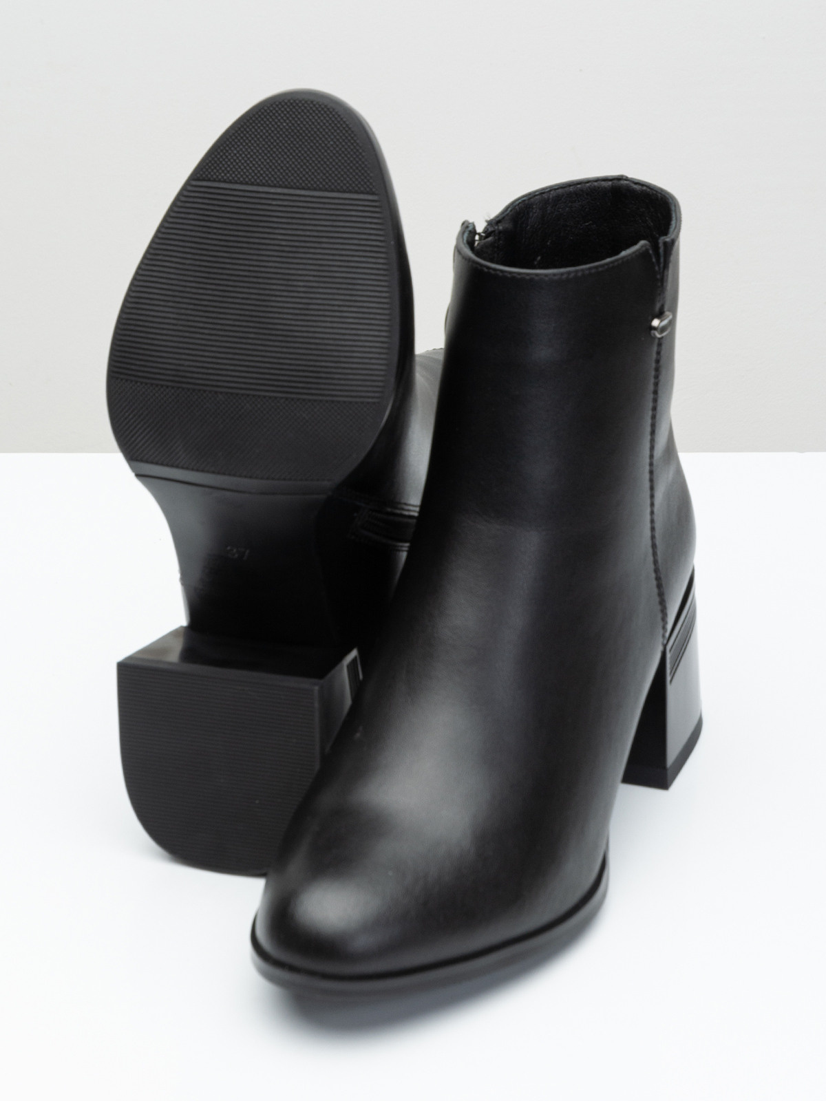 Фотосессия обуви для Валдберриз. Сборные фотосъёмки в Москве. фотосессии одежды.фотограф