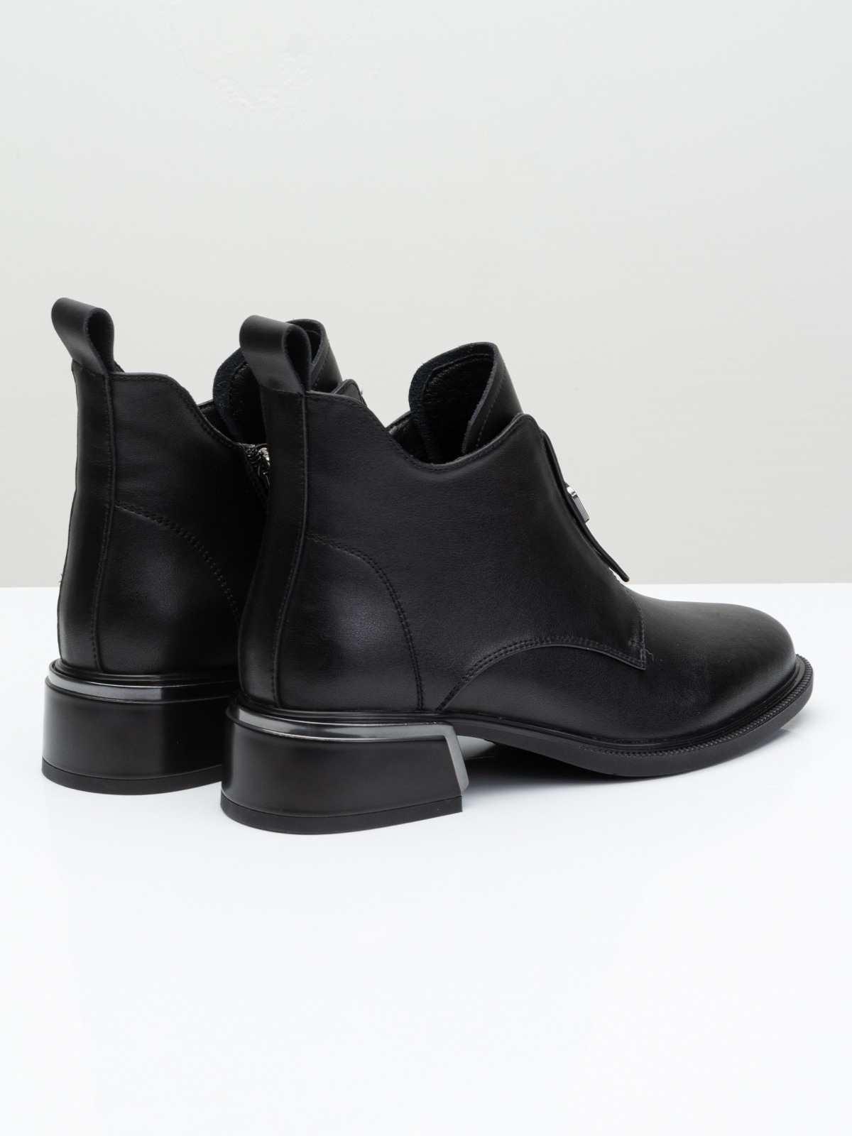 Фотосессия обуви для Валдберриз. Сборные фотосъёмки в Москве. фотосессии одежды.фотограф