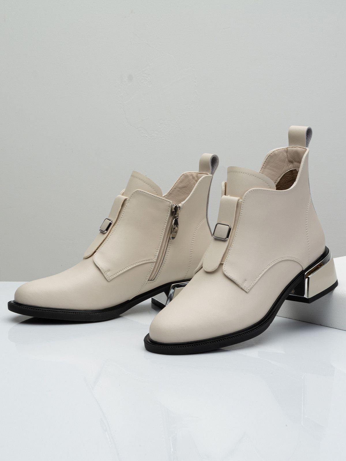 Фотосессия обуви для Валдберриз. Сборные фотосъёмки в Москве. фотосессии одежды.фотограф