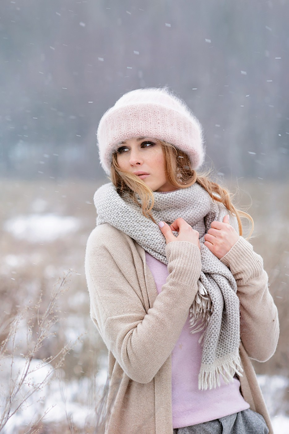 a photo shoot for a young woman , stylized clothes for a photo shoot, a photo shoot for a woman in the look book style (photographer in Edinburgh Elena Carruthers)
