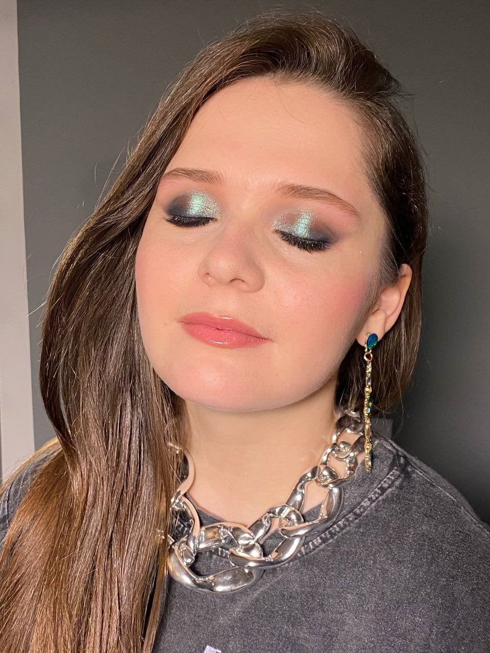 Виктория. Наталья Даньшина — Визажист-Стилист причесок