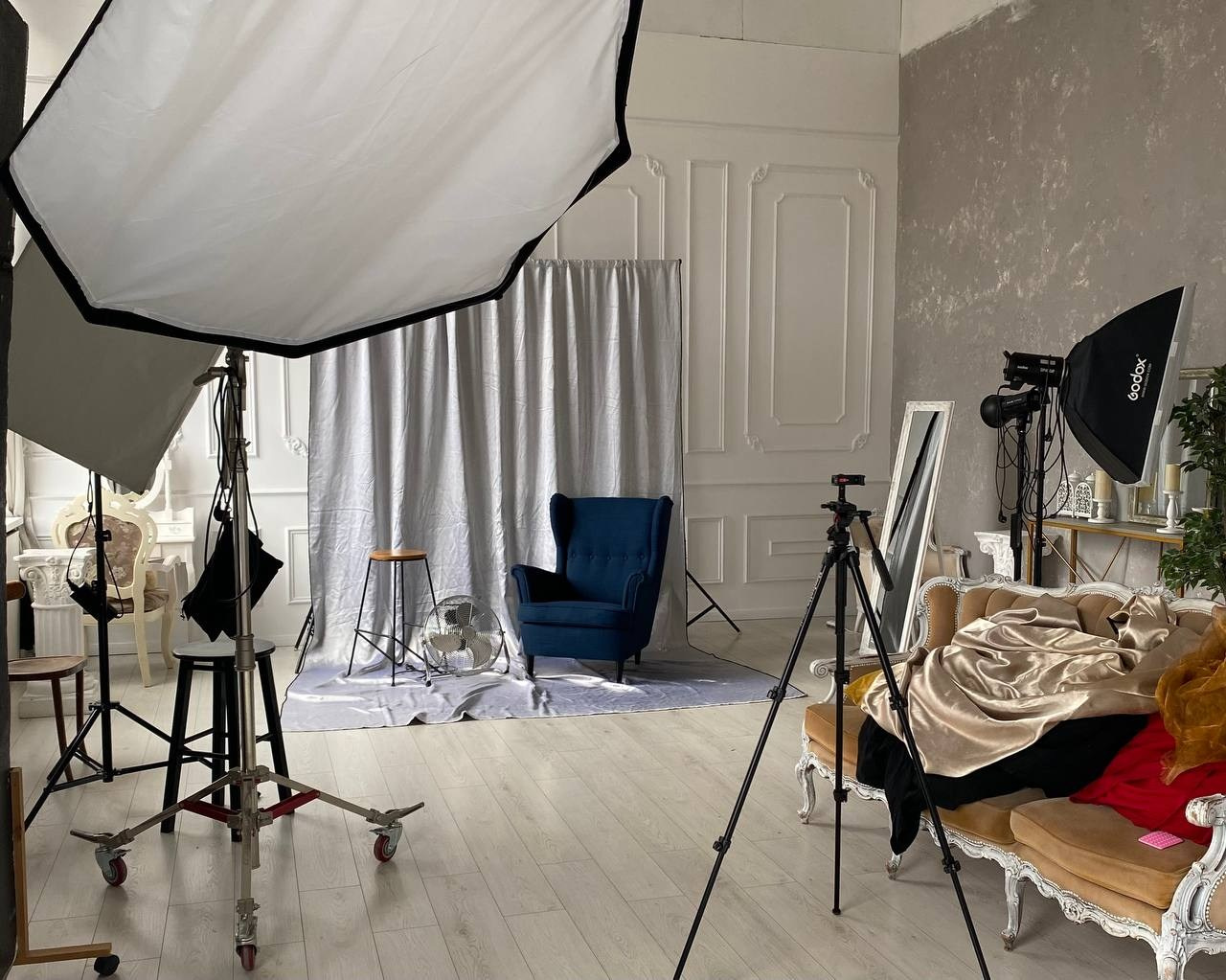 Зал White в фотостудии Точка. Профессиональная фотостудия в Санкт-Петербурге «Точка»