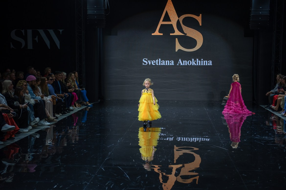 SochiFashionWeek2024 дизайнер Анохина Светлана. Семейный и коммерческий фотограф в Сочи Александр Бодунов