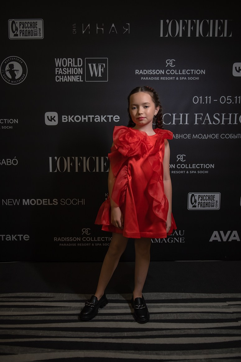 SochiFashionWeek2024 дизайнер Анохина Светлана. Семейный и коммерческий фотограф в Сочи Александр Бодунов