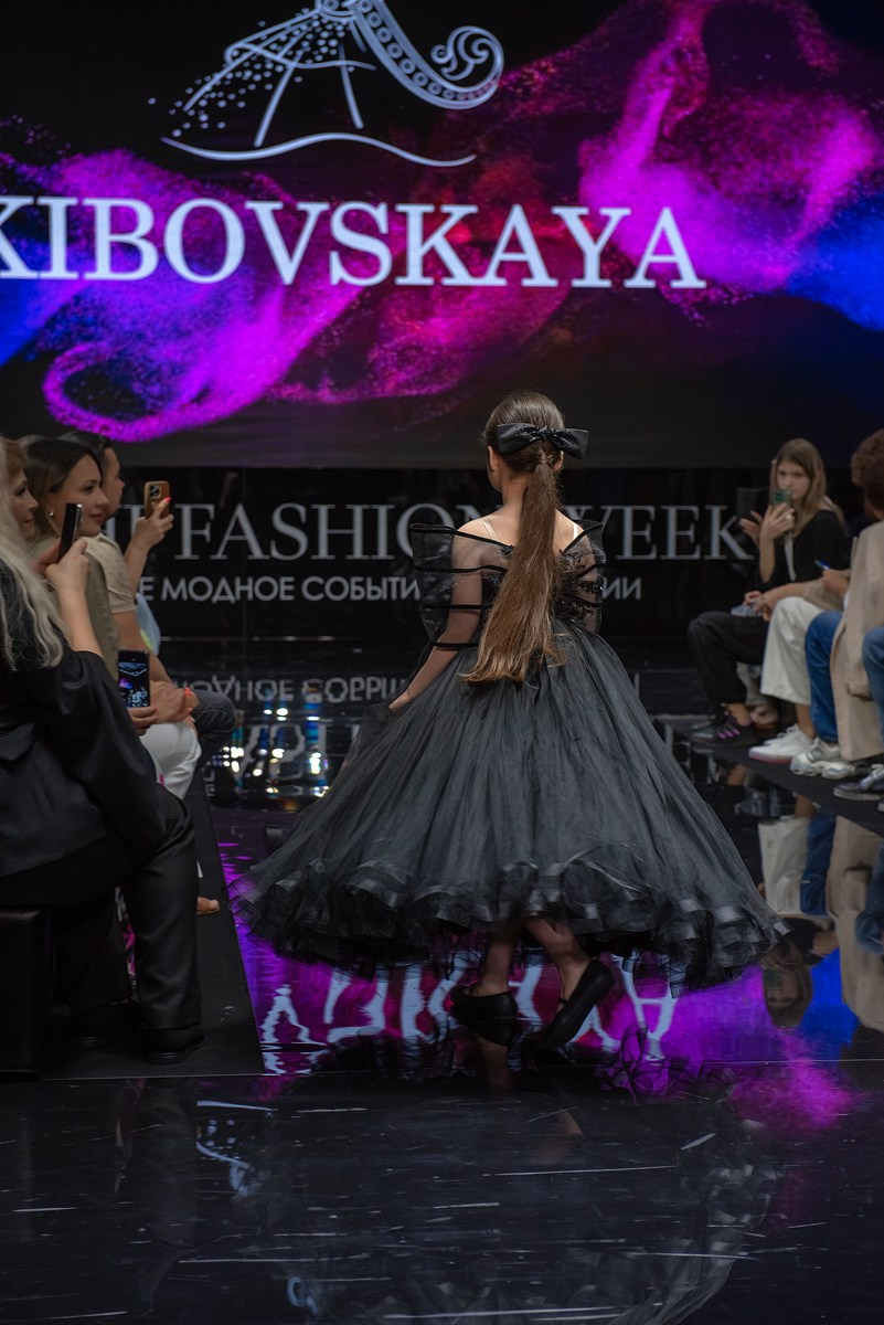 SochiFashionWeek2024 дизайнер Кибовская. Семейный и коммерческий фотограф в Сочи Александр Бодунов