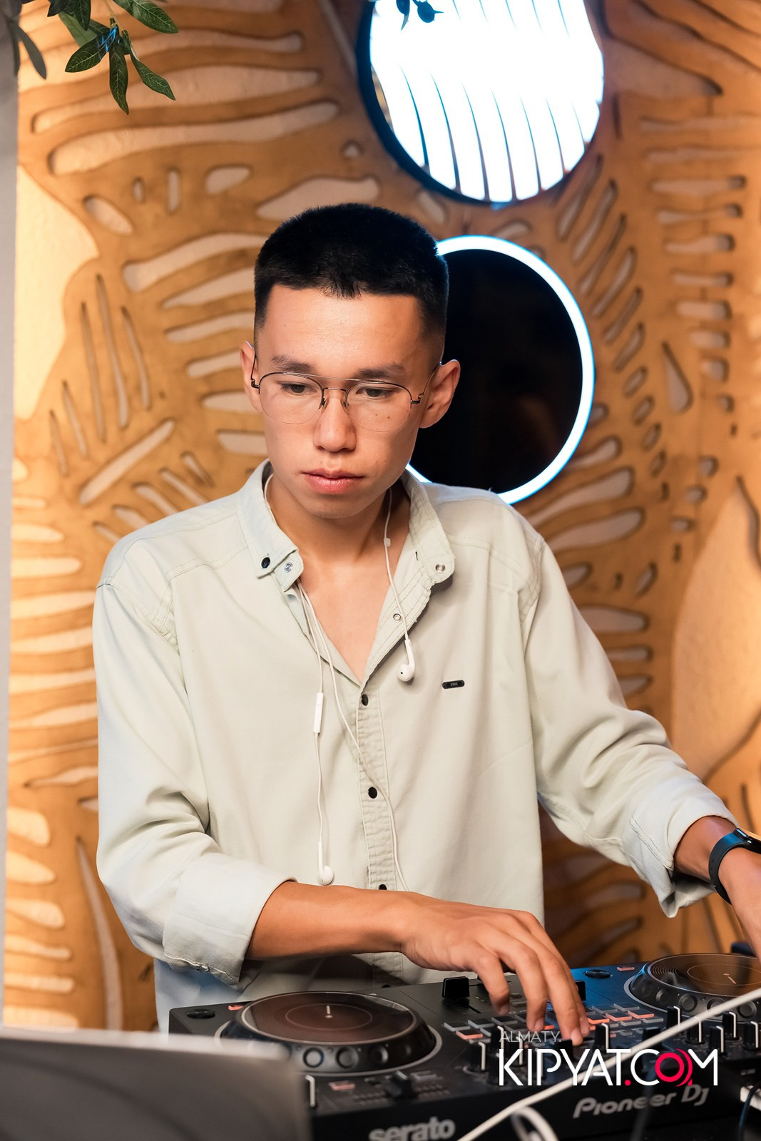 MOOD KARAOKE & TERRACE. КИПЯТКОМ АЛМАТЫ!