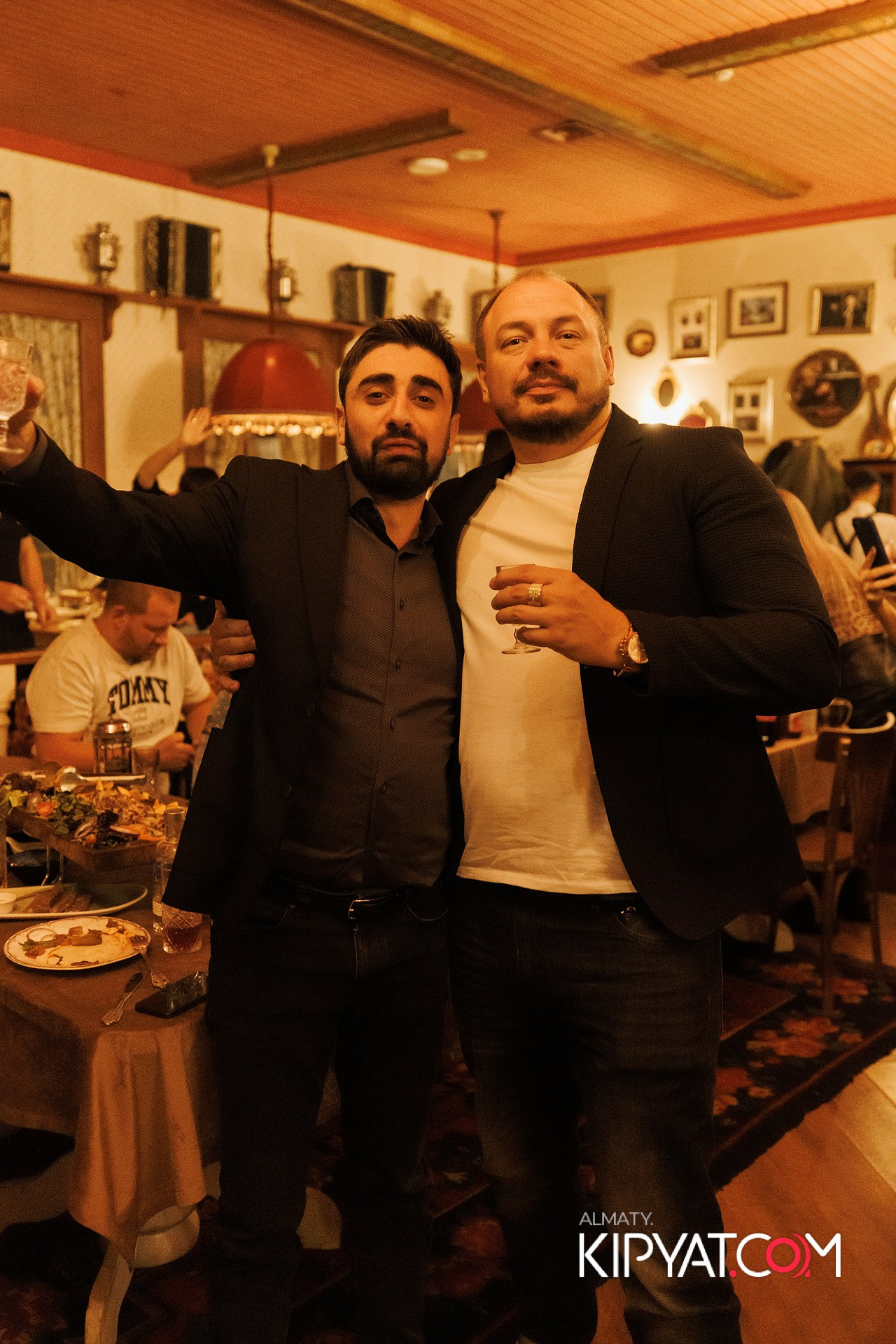 РЕСТОРАН «МАРЬИНА РОЩА». КИПЯТКОМ АЛМАТЫ!