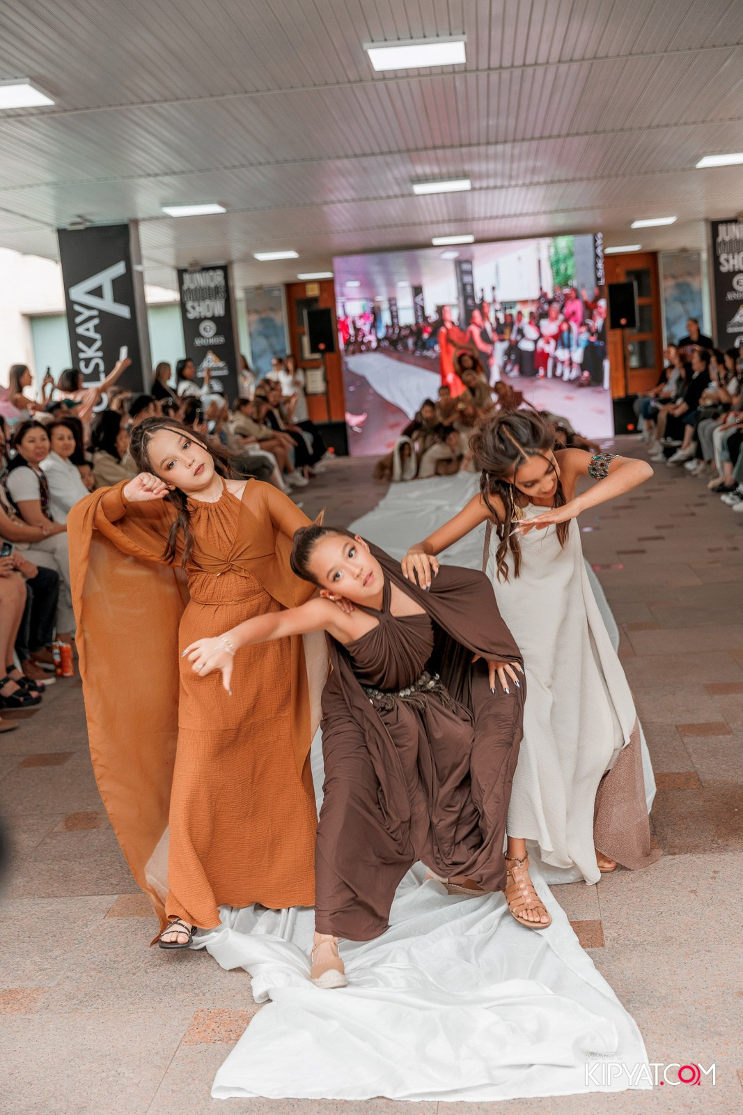 JUNIOR FASHION SHOW. КИПЯТКОМ АЛМАТЫ!