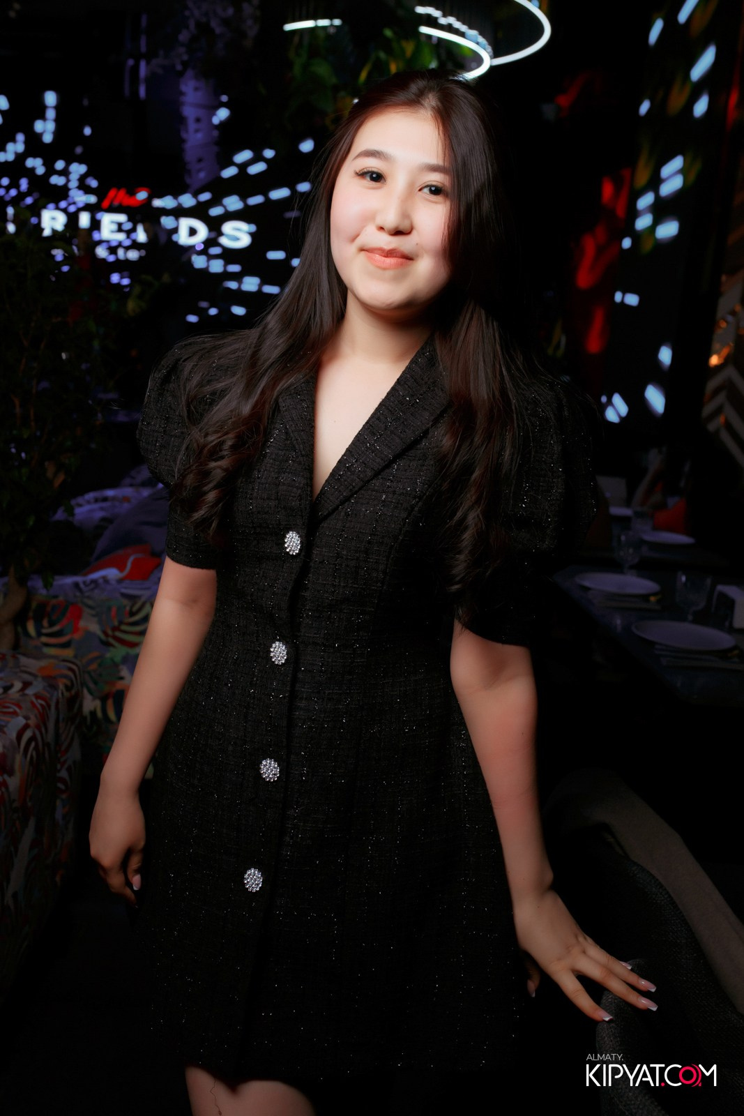 FRIENDS BAR & TERRACE. КИПЯТКОМ АЛМАТЫ!