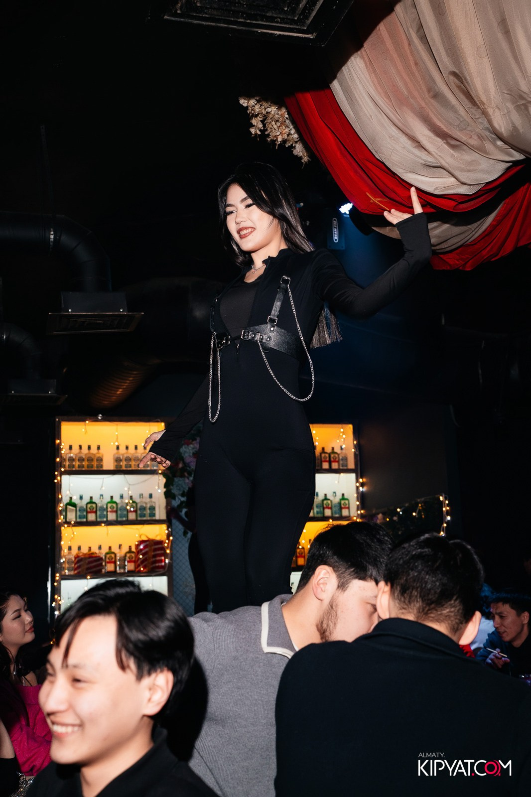 UYAT EMES BAR. КИПЯТКОМ АЛМАТЫ!