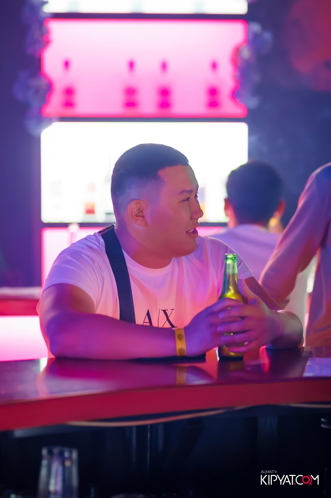 UYAT EMES BAR. КИПЯТКОМ АЛМАТЫ!