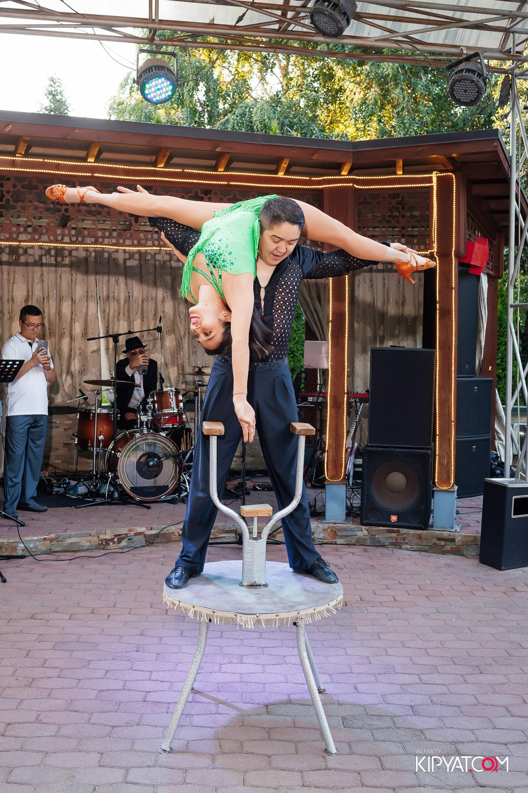 РЕСТОРАН УЧ ЛЯГАН. КИПЯТКОМ АЛМАТЫ!