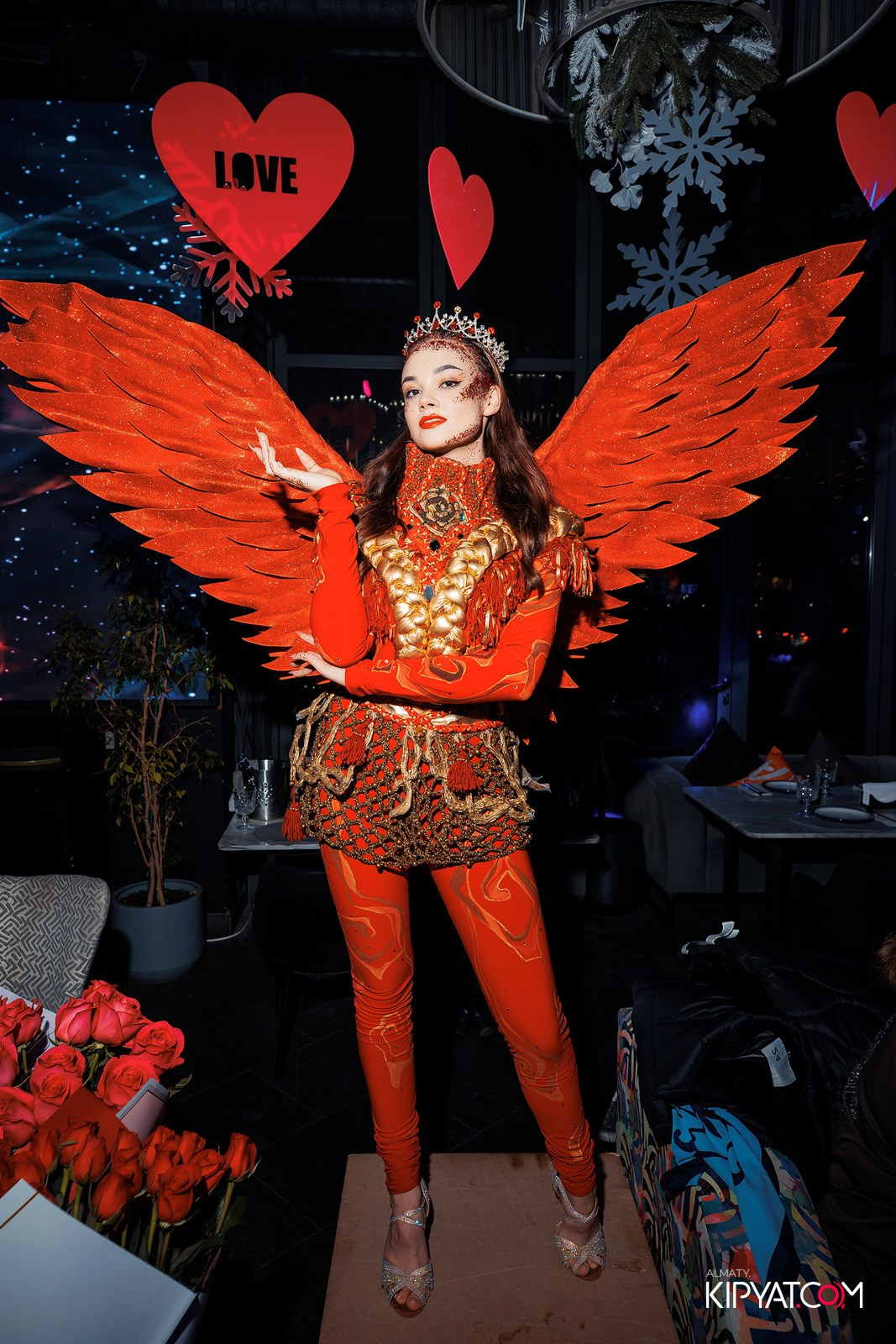 FRIENDS BAR & TERRACE. КИПЯТКОМ АЛМАТЫ!