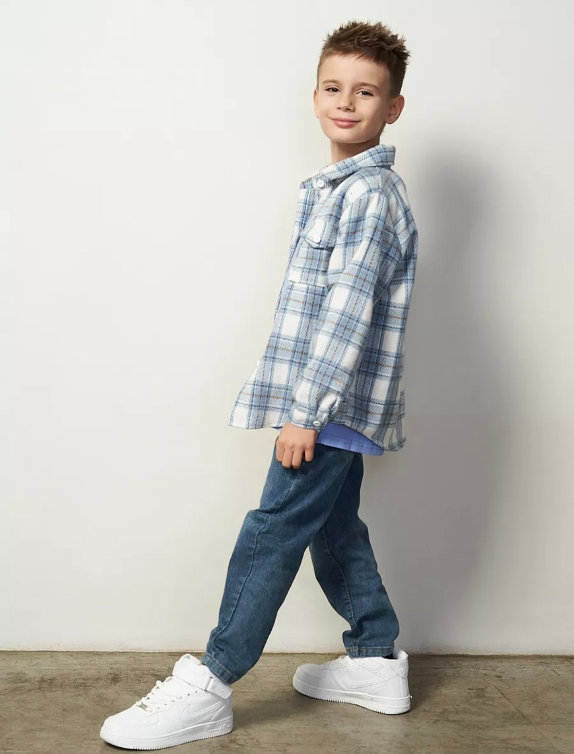 BRANDS / ARTISTS. Визажист-стилист по волосам | Москва