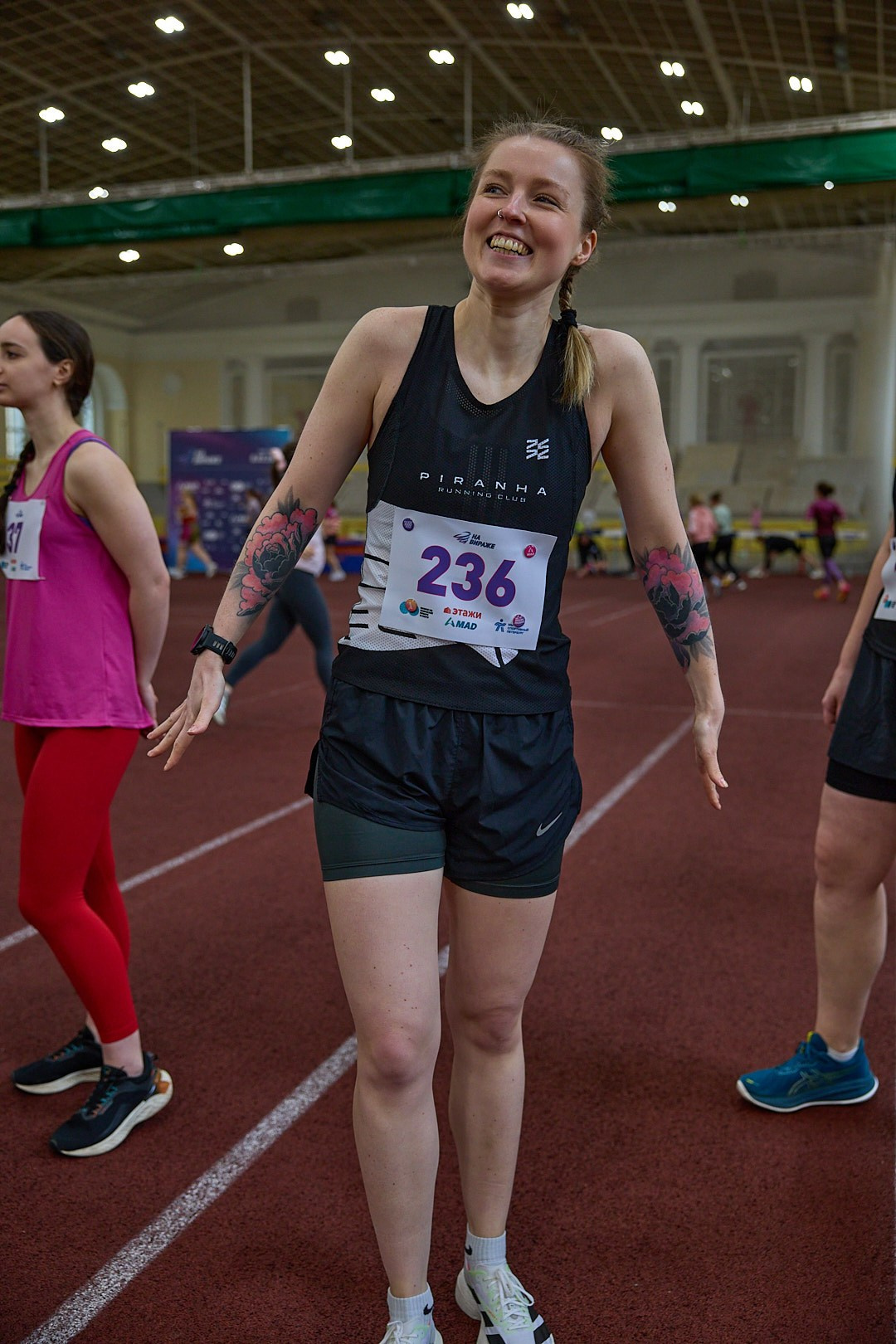 Женский день — 8 марта в манеже на виражах. Савина Анна Москва — Петербург