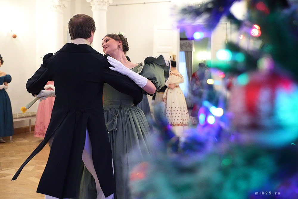 Рождественский бал. Mik25