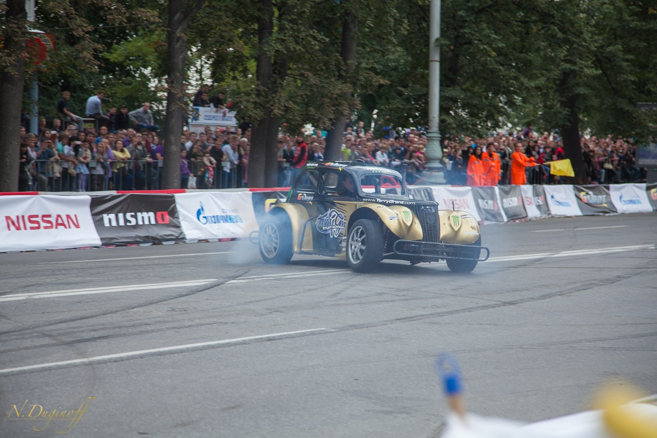 Nissan Nissmo Drive. Профессиональный фотограф Дугинов Николай | Екатеринбург